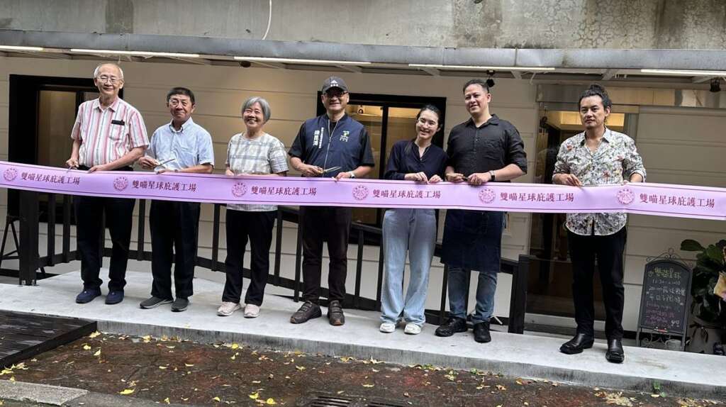 ▲雙喵星球庇護工場位於士林區，是一間銷售義式料理及各式無酒精飲品、咖啡的蔬食餐廳。