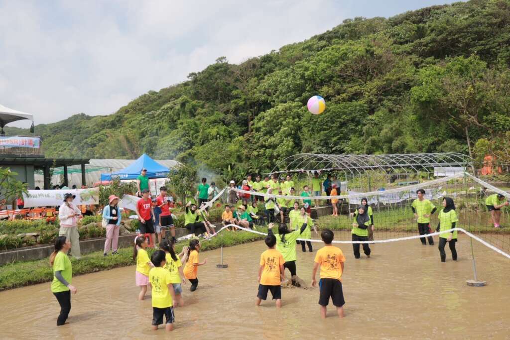 ▲「水梯田排球嘉年華」在遊戲互動中認識土地、農業生產與食物來源,透過活潑、貼近生活的方式推廣食農教育。