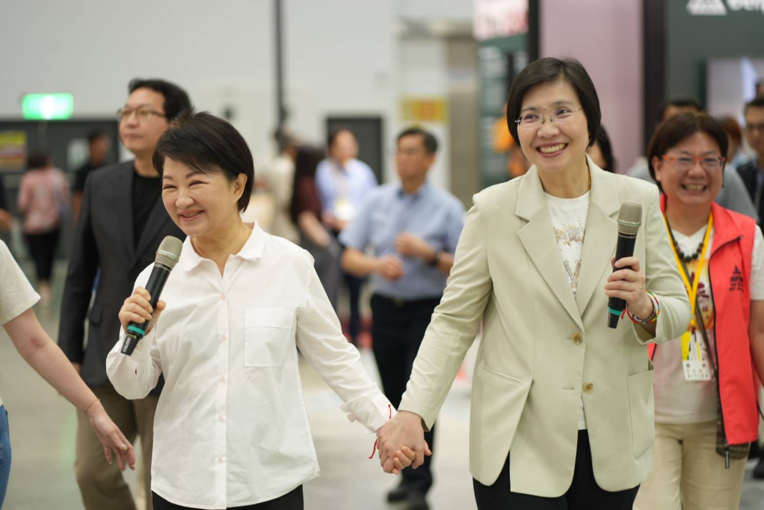 盧秀燕陪同參訪綠美圖　力挺徐欣瑩：新竹縣需要這樣的縣長