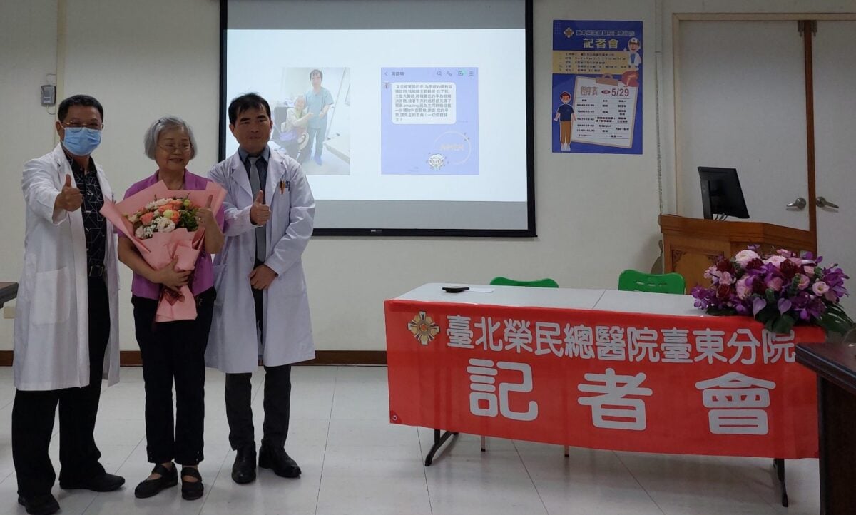 ▲北榮臺東分院劉副院長、骨科主任劉興華、高老師合照