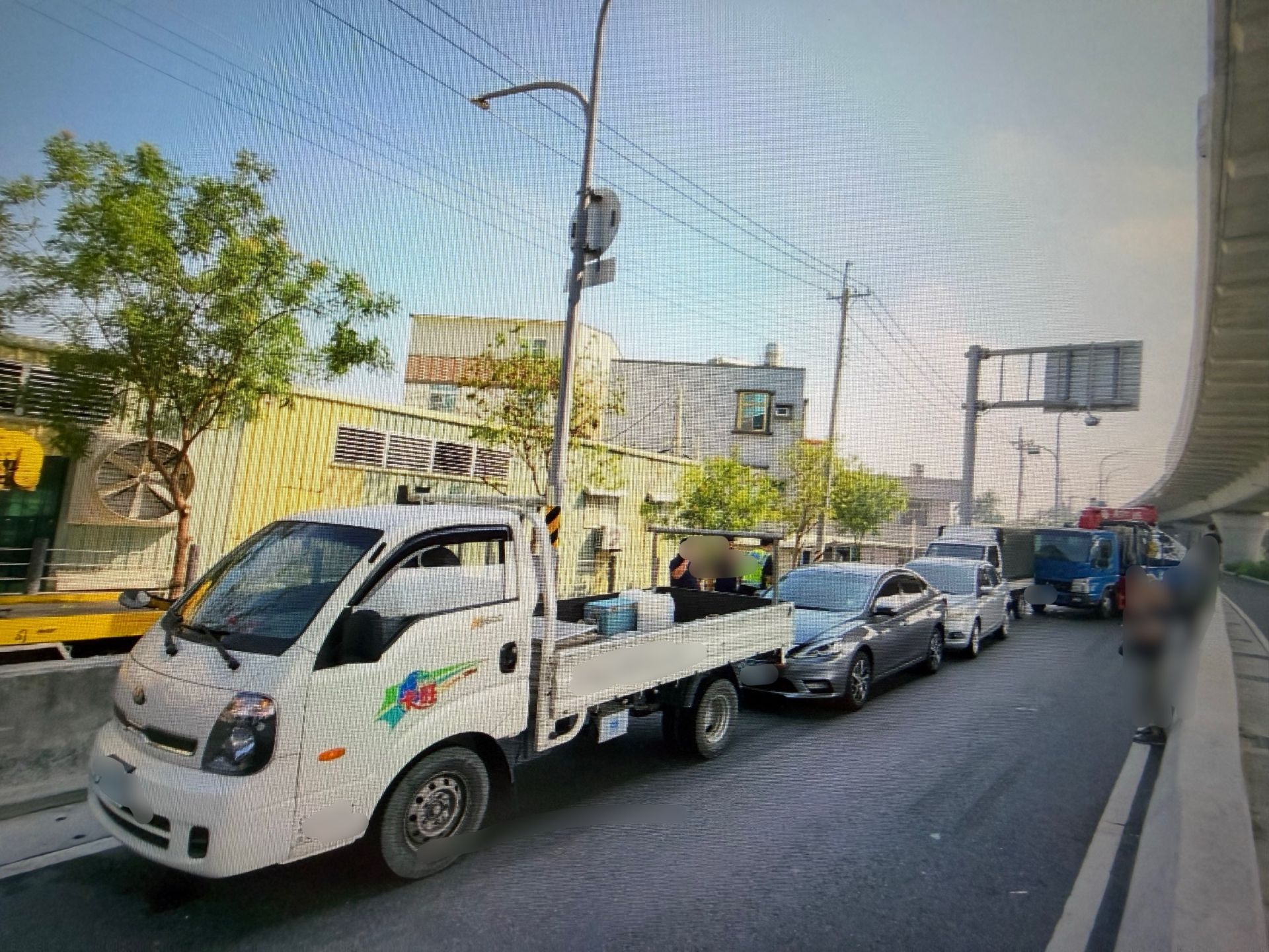 台南北外環6車連環撞!大貨車煞不住釀禍 2人送醫
