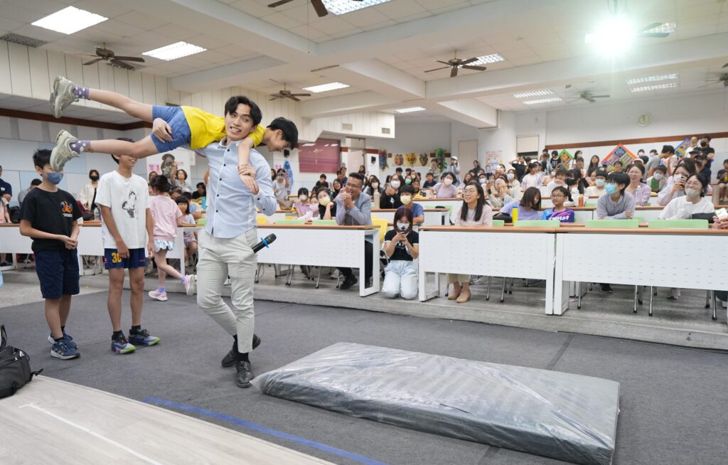 數位時代青少年迎接全新挑戰!竹縣「進化吧!準大人」親職講座熱烈開跑 27 115060111