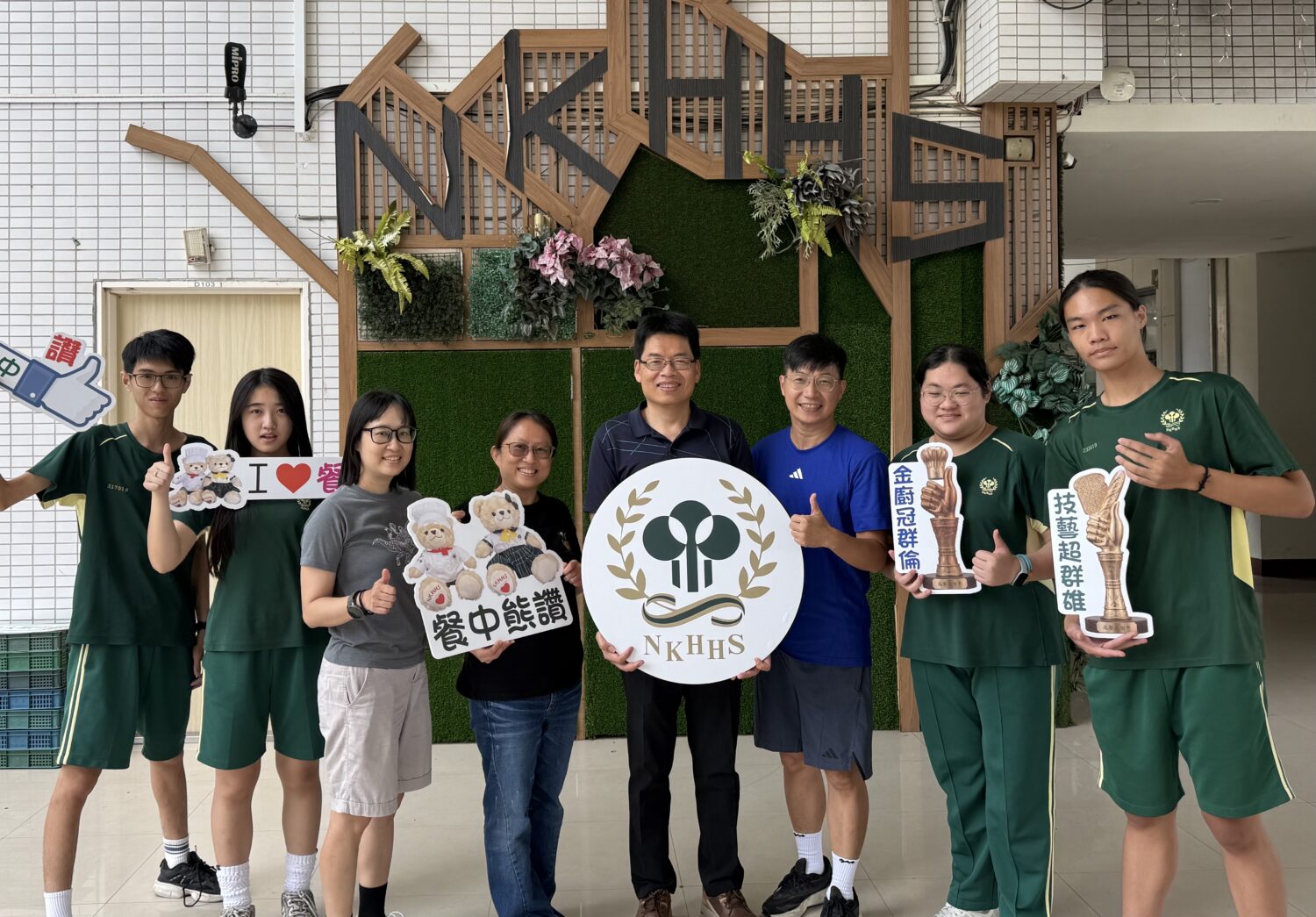 國立高餐大附中4名學生勇闖國際 榮獲84萬元青年圓夢獎勵金 展現技職教育國際競爭力