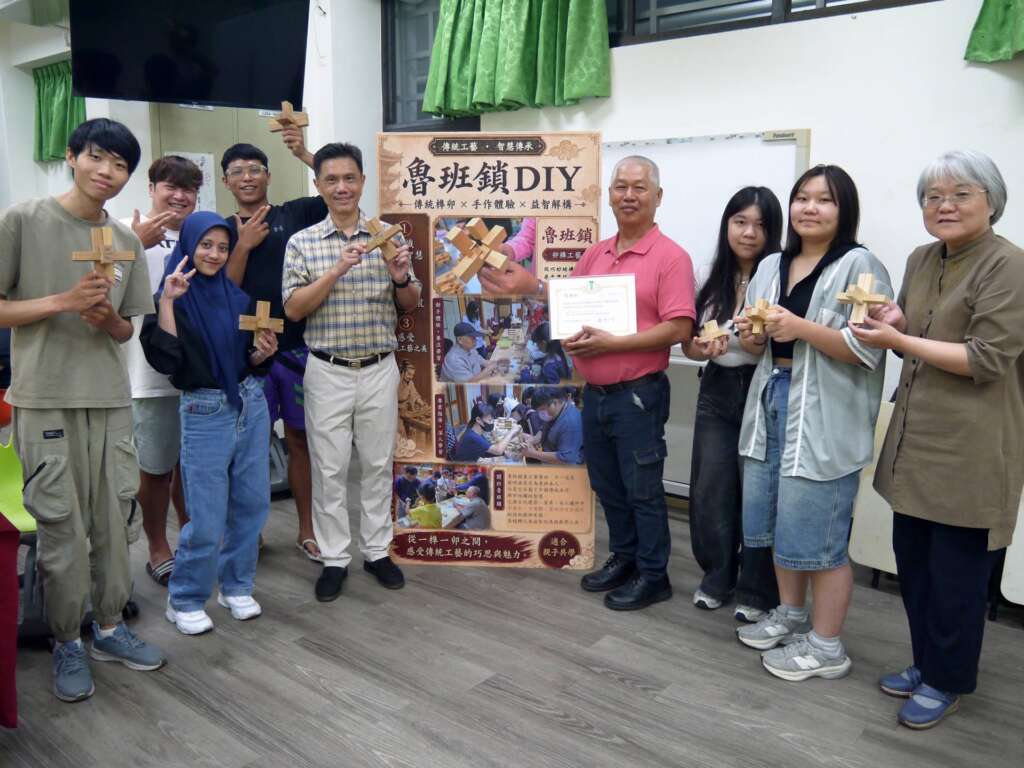 ▲大葉大學師生歡迎陳秋霖老師(右四)蒞臨。（圖／記者林明佑翻攝）