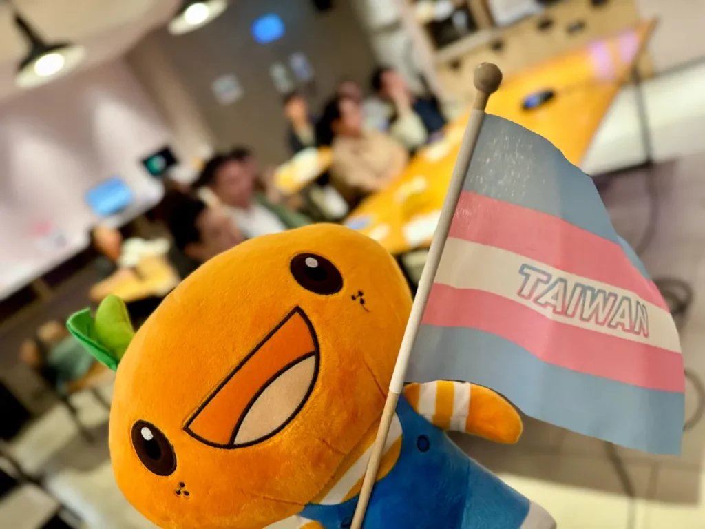 橘色,是彩虹裡「溫暖」的代表色。桔子商旅以DEI(多元、平等、共融)為經營核心,讓飯店服務成為旅程的療癒起點。(圖/福泰飯店集團提供)