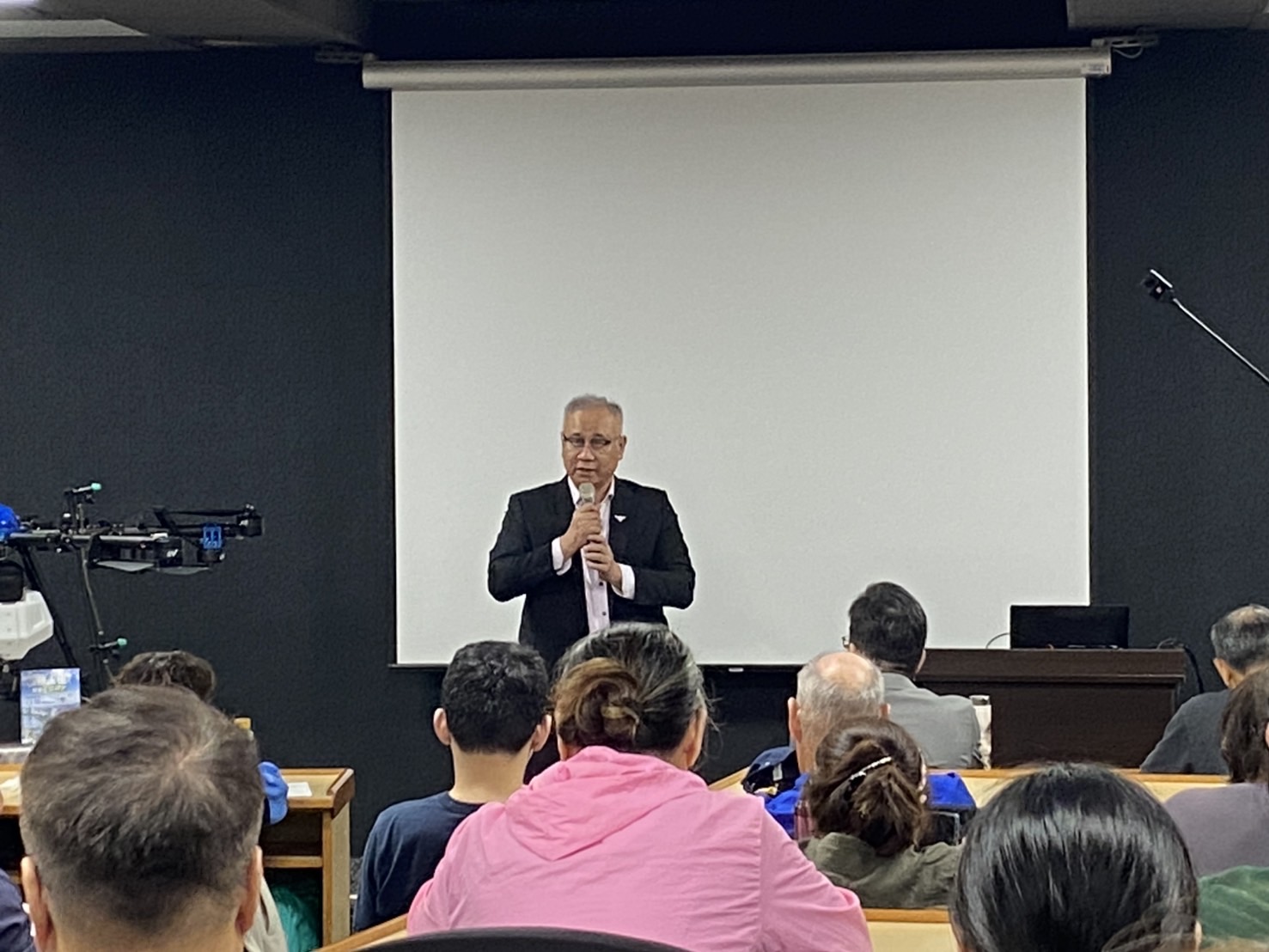 開南大學副校長陳文甲特別提示,我國無人機產業鏈相當健全,但有人才才能有發展。(記者 包克明攝)