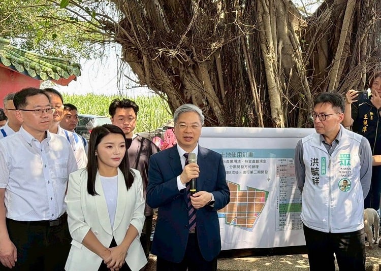▲立院經委會考察虎尾、褒忠產業園區,張嘉郡促中央地方齊心拚發展。(記者劉峻文攝)