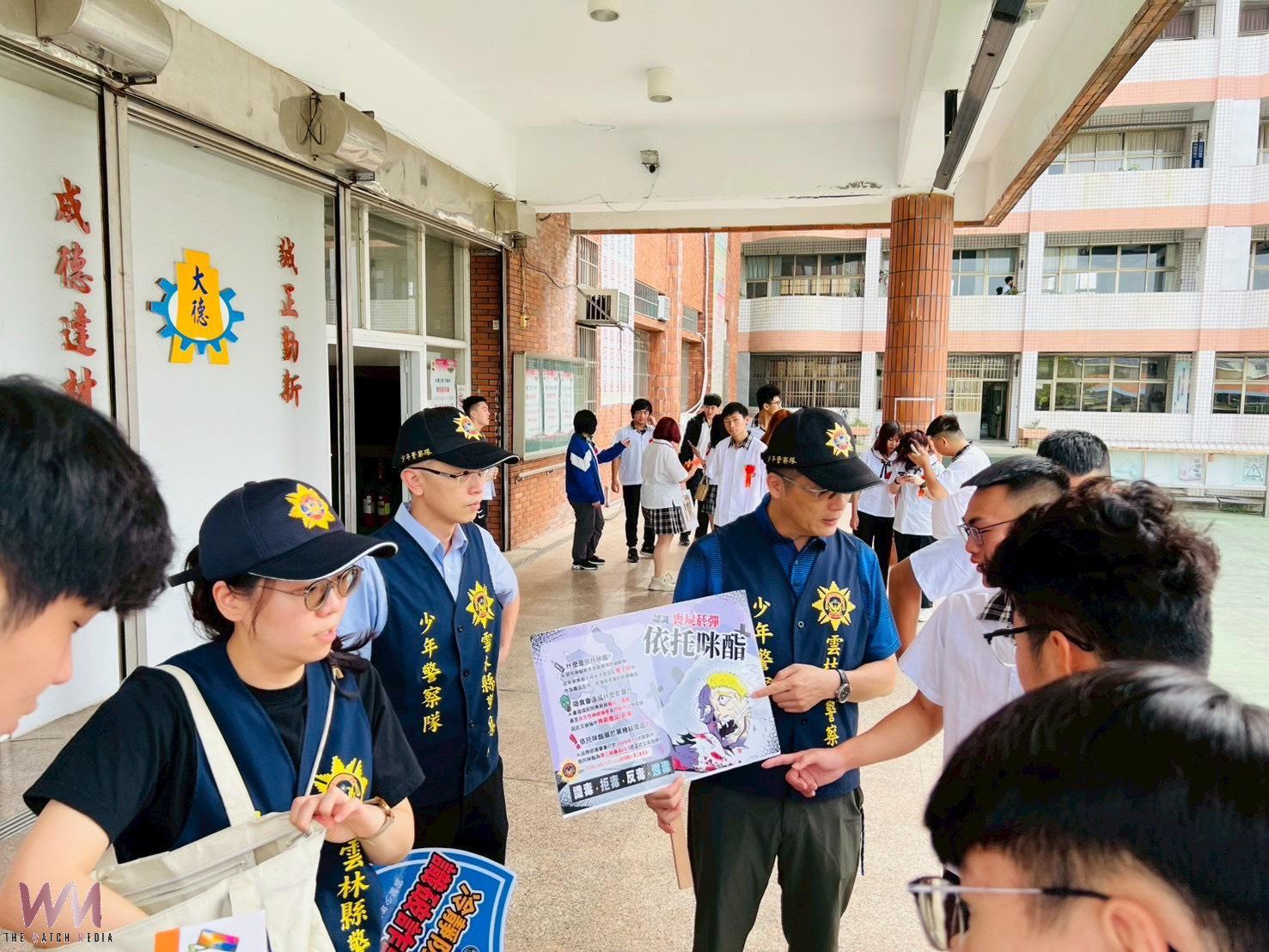 雲警守護畢業季 校園反毒宣導防毒駕