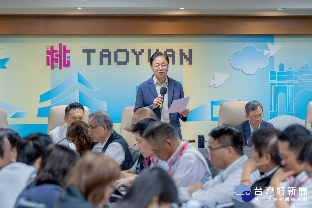 桃園市長張善政表示，將持續透過醫療建設、行動醫療、巡迴服務及跨院合作等措施，縮短城鄉醫療差距。