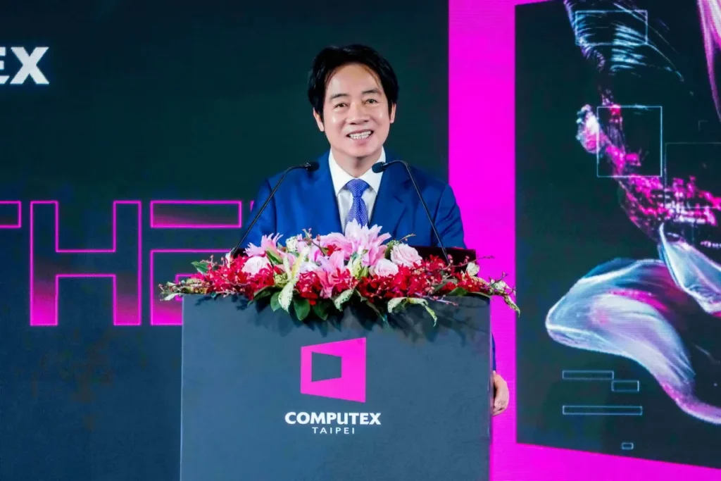 統親臨COMPUTEX 2026現場，肯定臺灣科技產業在全球AI浪潮中的關鍵角色，同時期勉持續強化創新研發與國際合作。