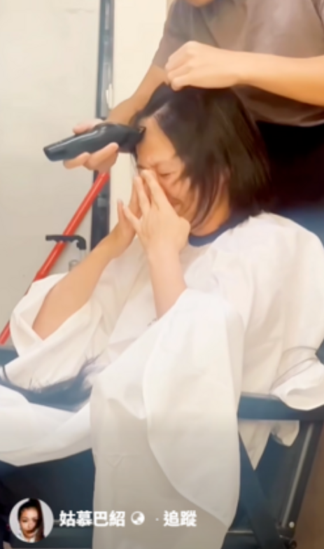 姑慕·巴紹消失社群兩個多月，證實罹患乳癌。（圖／翻攝姑慕·巴紹臉書）