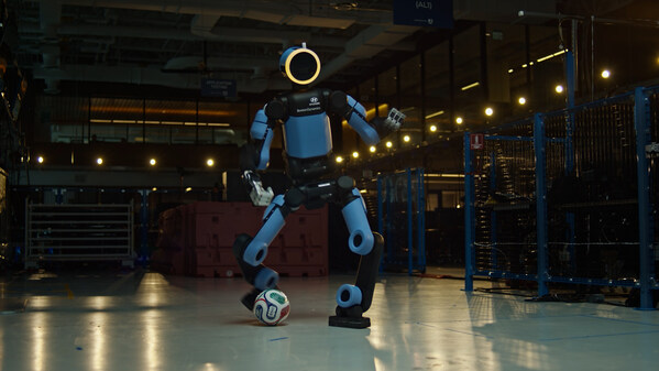 Hyundai Motor 推出由 Boston Dynamics Atlas 擔綱演出的「School of Football」宣傳活動,迎接 FIFA World Cup 2026™ Hyundai Motor 推出由 Boston Dynamics Atlas 擔綱演出的「School of Football」宣傳活動,迎接 FIFA World Cup 2026™