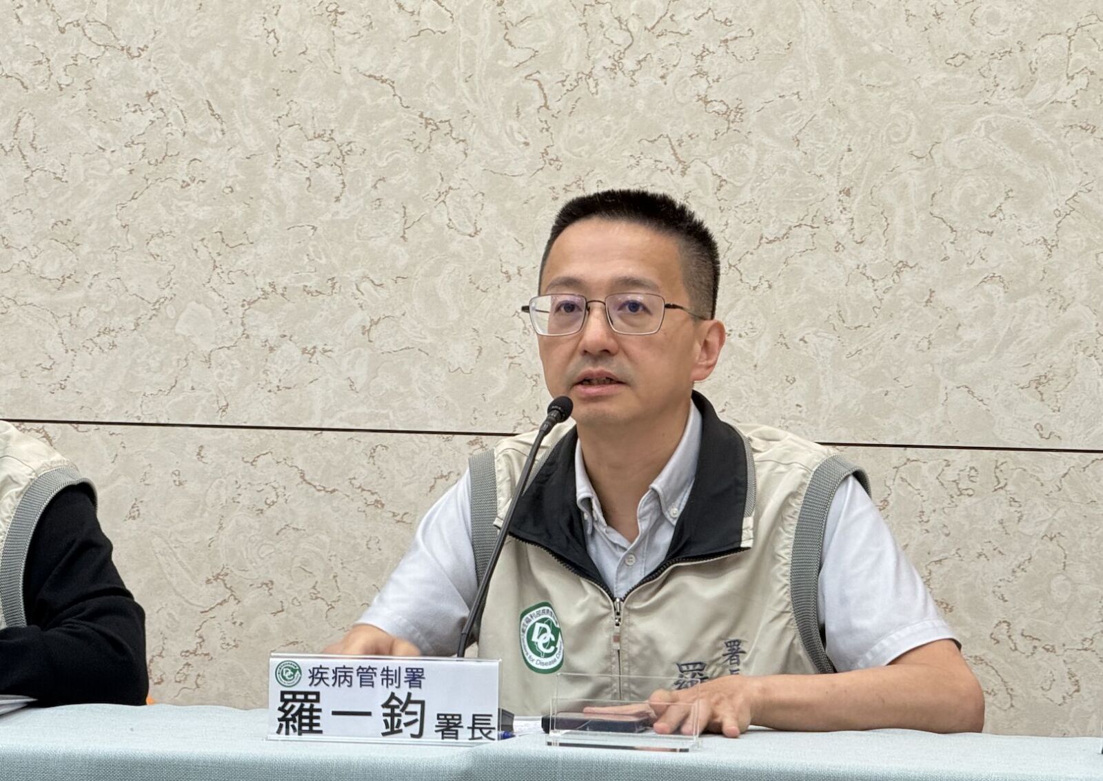 4台人伊波拉疫區返國列管21天 羅一鈞：1人發燒驗陰排除！ 185