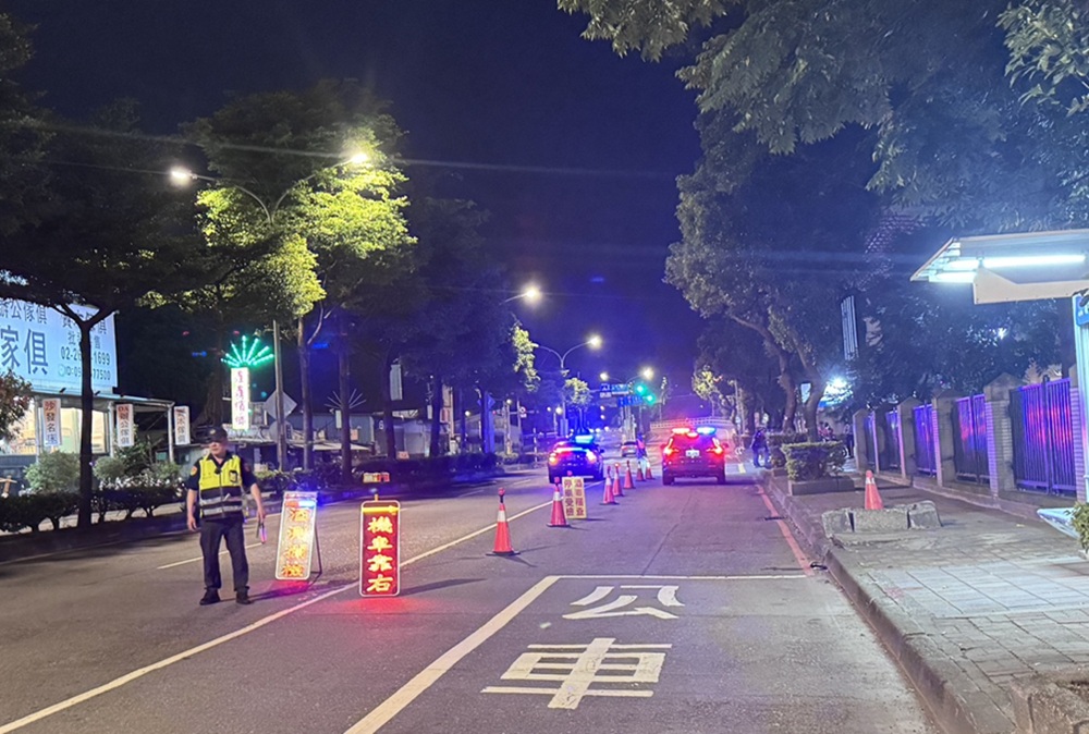 警監聯手出擊 違規改裝全現形1晚查獲涉毒駕4件 22 cnews204260602a06