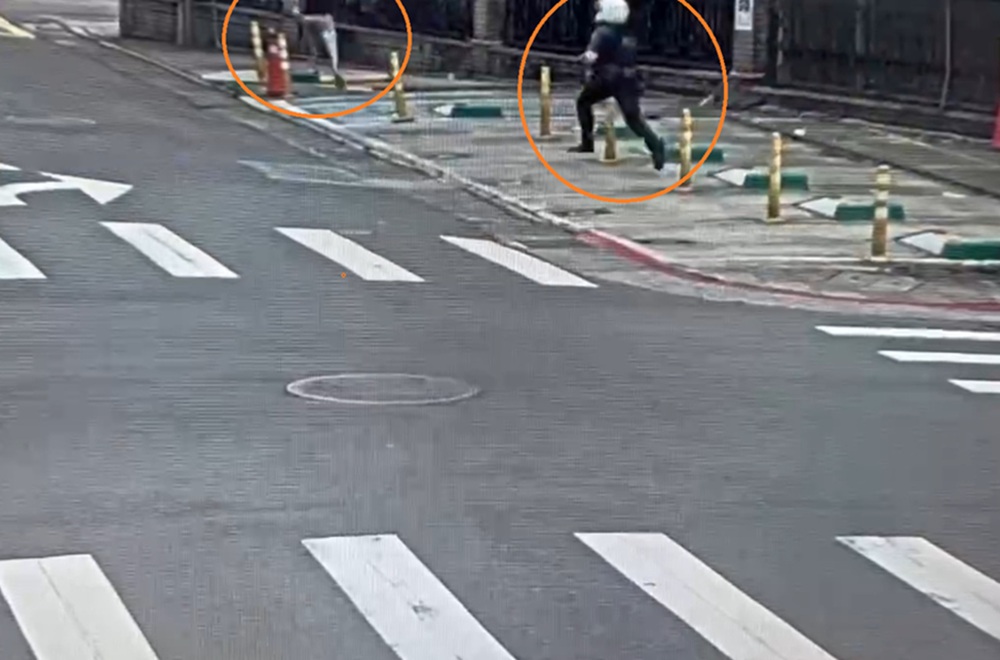 街頭狂奔 失聯移工心虛棄車竄巷弄警猛追逮人 226 cnews204260602a11