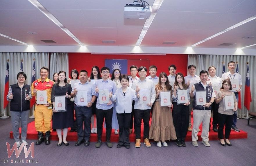 傳承典範共享榮耀 中市府表揚19位模範公務人員 肯定表現與貢獻 - https://www.watchmedia01.com