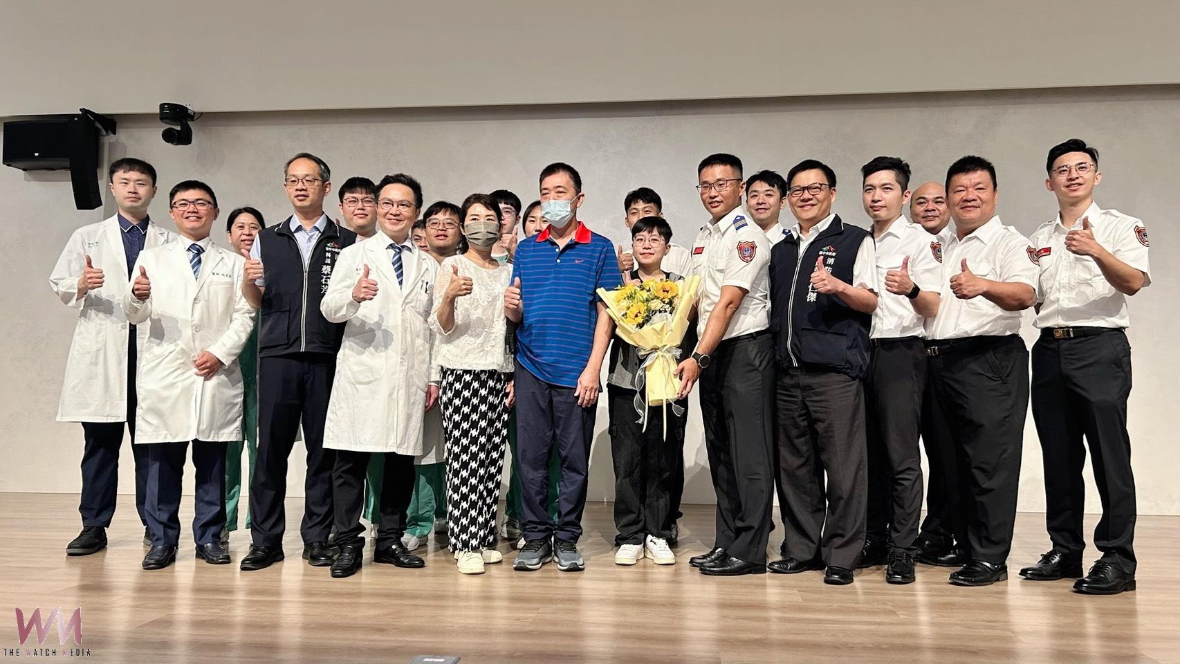 台中消防隊與中醫大市醫無縫接軌　觸電患者獲新生致謝救命恩人