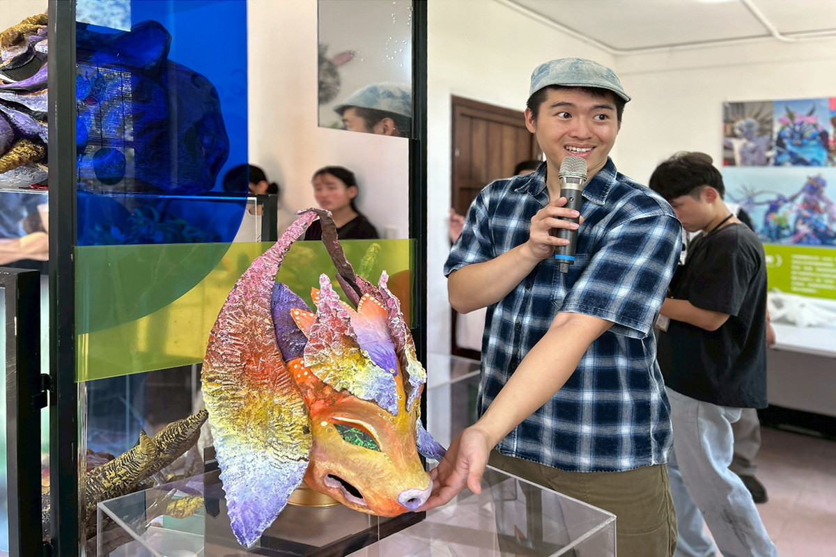 駐村藝術家光鍊劇團作品介紹。<br /><br /> <br /><br />