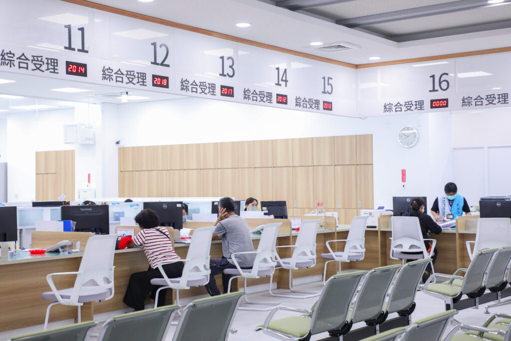台中市首座行政中心附設公托 「太平區行政中心」啟用 60 %E5%8F%B0%E4%B8%AD%E5%B8%82%E5%A4%AA%E5%B9%B3%E5%8D%80%E8%A1%8C%E6%94%BF%E4%B8%AD%E5%BF%83%E5%B6%84%E6%96%B0%E6%B0%91%E7%9C%BE%E6%B4%BD%E5%85%AC%E6%AB%83%E6%AA%AF 1024x683 1