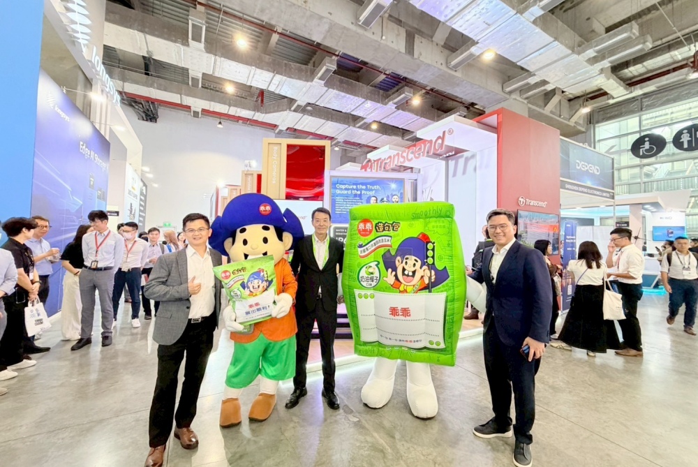 國民保庇神物再現!乖乖巡迴 COMPUTEX 陪伴台灣科技業穩定向前 61 030603006