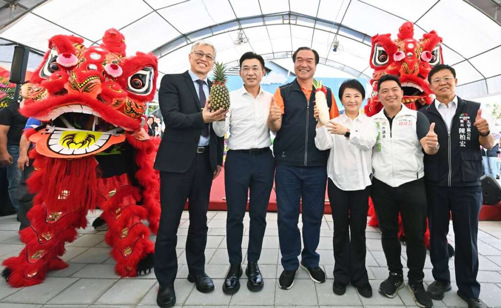 ▲台中市首座行政中心附設公托啟用，盧秀燕：打造行政、美學與托育共融新場域。（圖／記者張玉泰攝）