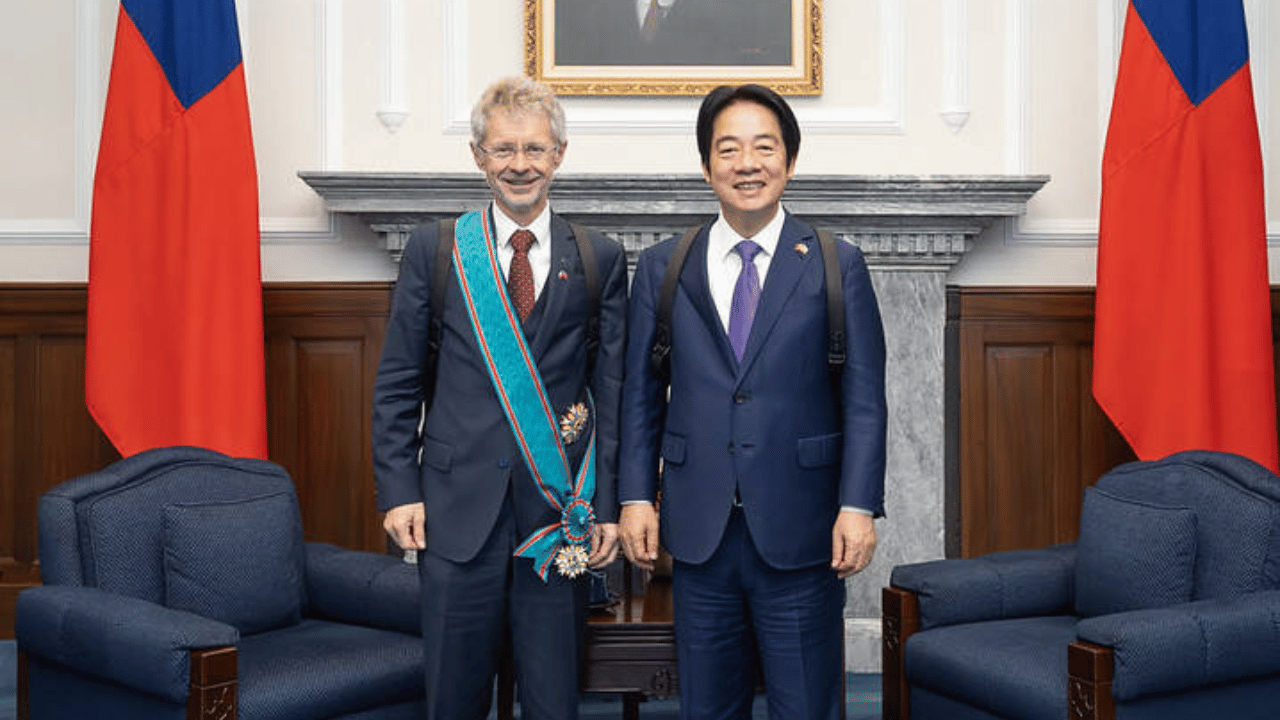 不畏壓力挺台！捷克參議院長韋德齊獲授勳