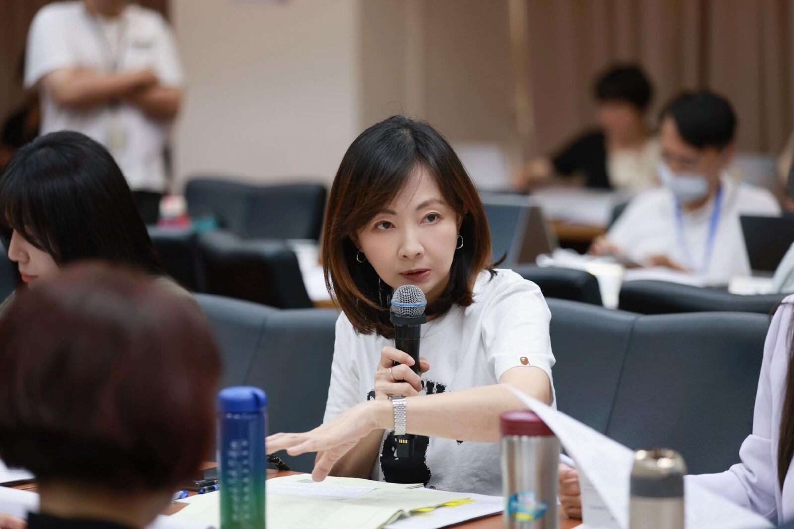 郭昱晴關切社群平台毒品交易　劉世芳：內政部將與數發部共同防制 215