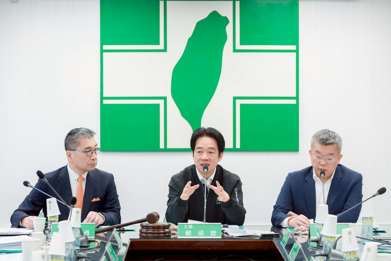 王世堅建議沈伯洋找鄭麗君任副市長衝票 賴清德指「一情況」恐跳票 214 王世堅建議沈伯洋找鄭麗君任副市長衝票 賴清德指「一情況」恐跳票 213