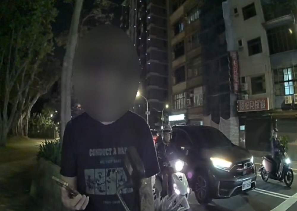機車騎士逆向 查獲依托咪酯煙彈辯稱是茶樹菸油 230 cnews204260603a08