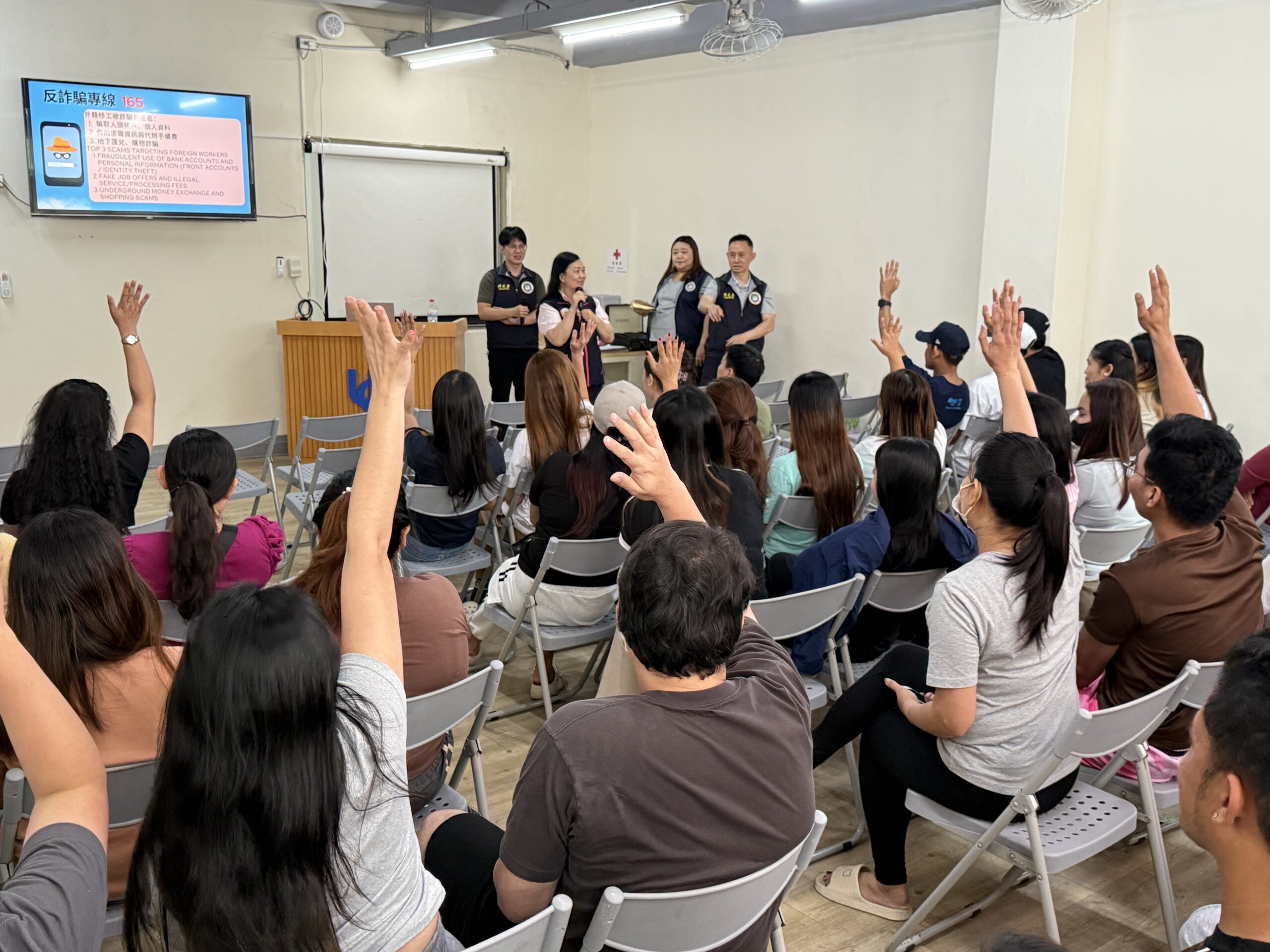 移民署桃園站攜手企業 向移工宣導在台生活注意事項 S 136962103 scaled