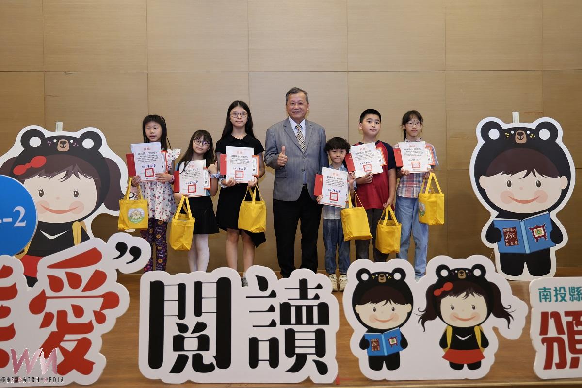 南投縣114-2期 熊愛閱讀 頒獎 王瑞德副縣長勉勤閱讀提升知識力 - https://www.watchmedia01.com