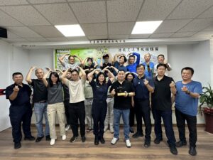 37載警職生涯圓滿落幕 新城警歡送資深刑事小隊長退休 52 1780535311816 300x225 1