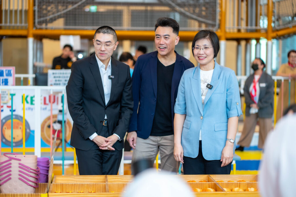 請益謝國樑治理基隆經驗 徐欣瑩:竹縣將打造特色室內兒童樂園 26 S 195182768