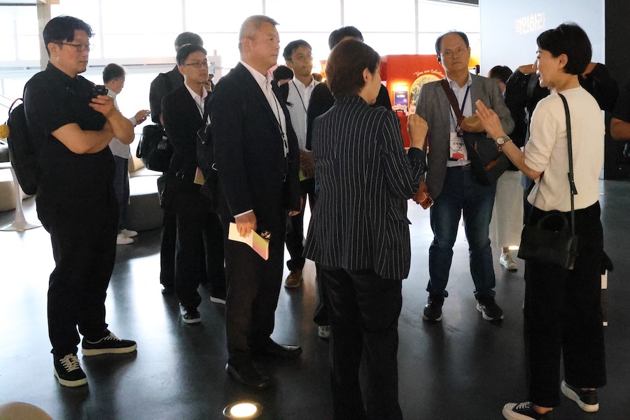 林瑞彥副市長帶領前往亞洲重要影視文化地標「釜山電影殿堂（Busan Cinema Center）」參訪。（圖/嘉義市政府提供）