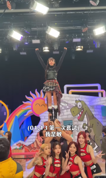林襄挑戰競技啦啦隊，練到雙腿瘀青。（圖／翻攝林襄臉書）