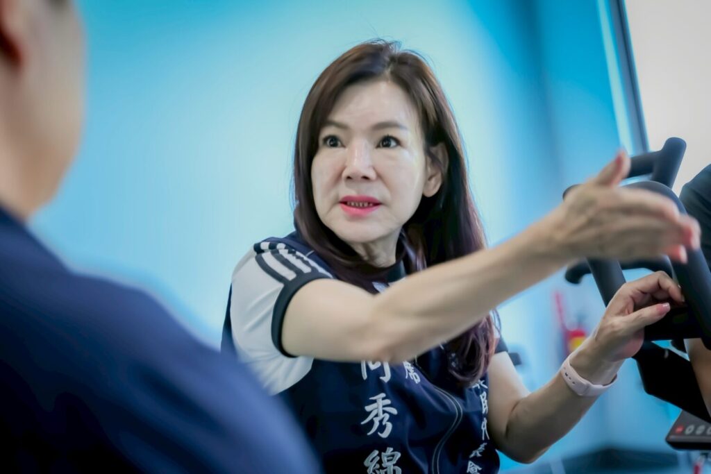 針對日本與菲律賓海域談判排除台灣，竹南鎮代會主席何秀綿表示，期待中央硬起來做討海人最實在的靠山。（圖／何秀綿粉專）