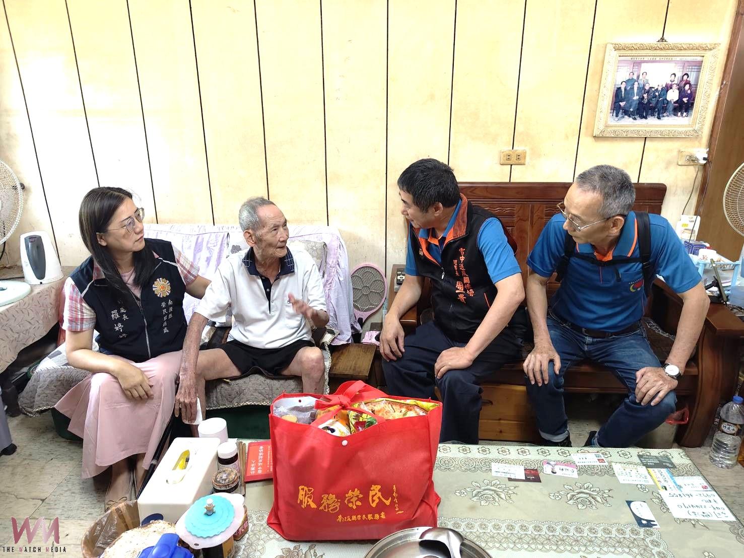 粽葉飄香愛相隨 雪中送炭關懷協會端節前夕送暖南投榮民眷 - https://www.watchmedia01.com