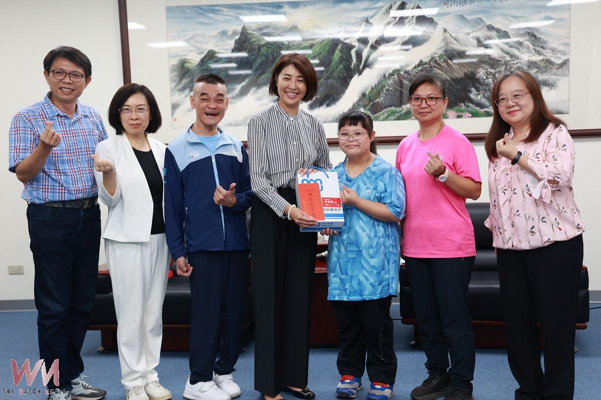 南投兩學子榮獲總統教育獎 許淑華縣長力挺迎向希望 - https://www.watchmedia01.com