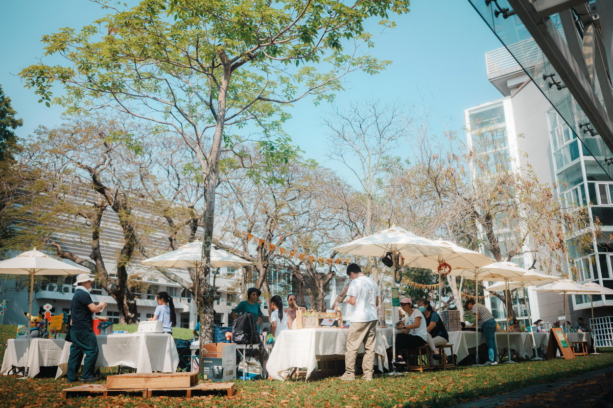 工藝市集供民眾近距離感受工藝魅力。（工藝中心提供）<br /><br /> <br /><br /> 