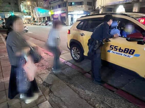 日籍旅客手機掉了！   大同分局熱血員警暖心協助