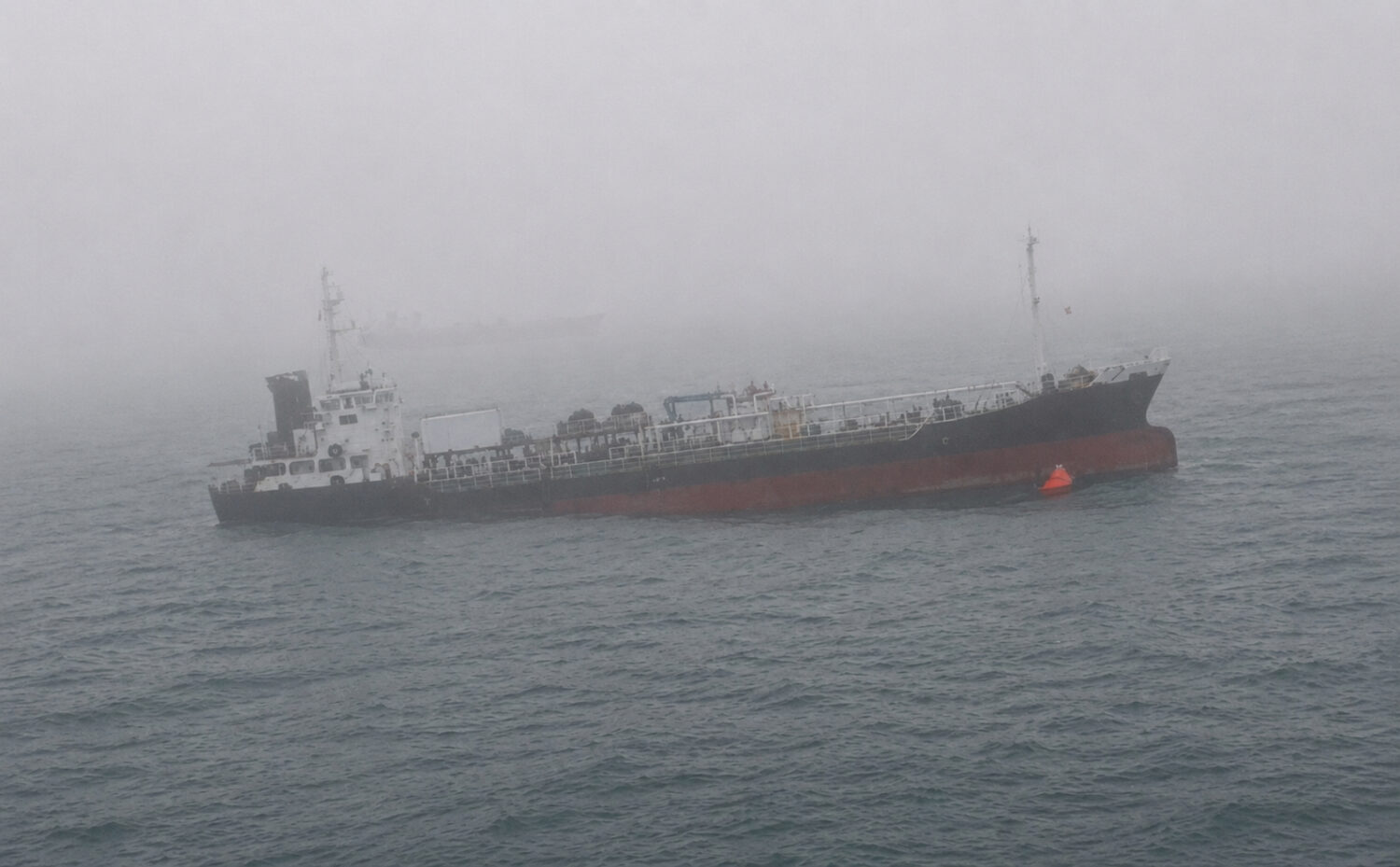 高雄外海「寶瓶星」油輪故障 海保署啟動監控及應變整備防範污染風險