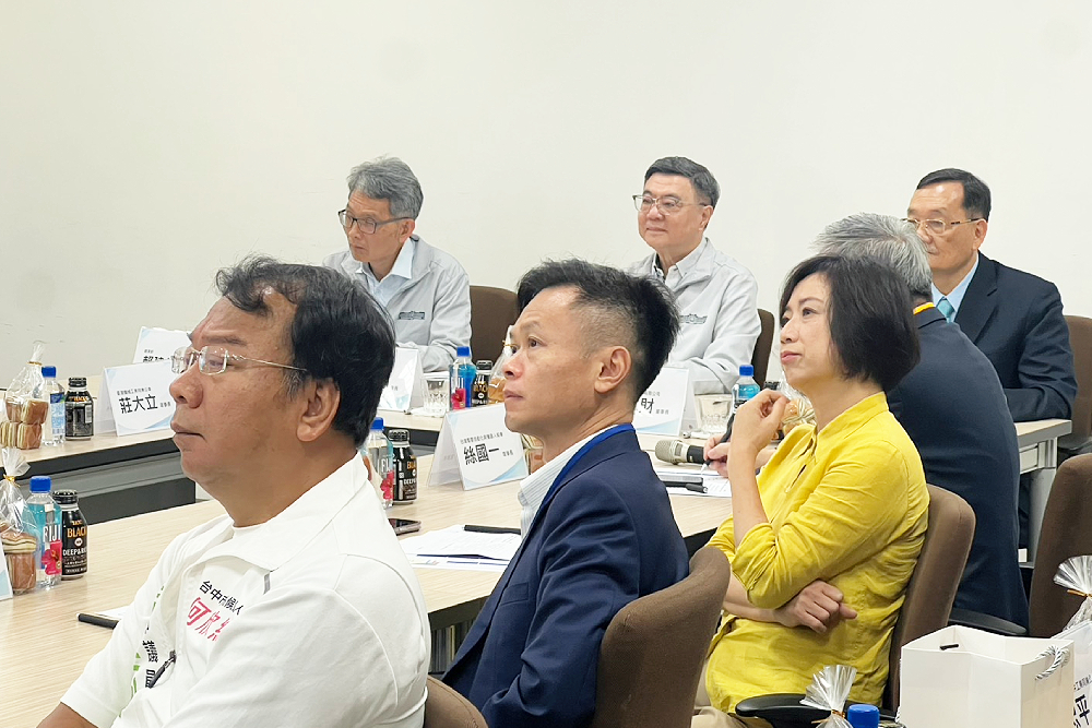 卓榮泰參訪台中機械公司　稱台灣AI機器人產業大聯盟已成立 193