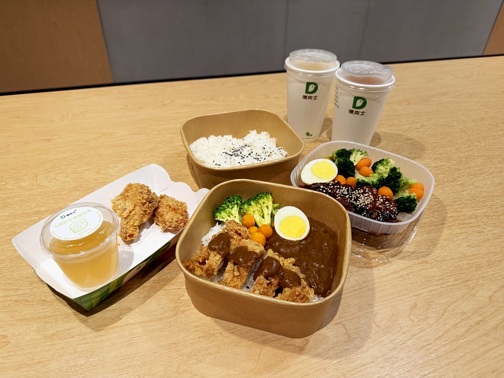 德克士搶攻米食餐盒市場 雙風味米食餐盒149元登場 194 CNEWS204260605a02