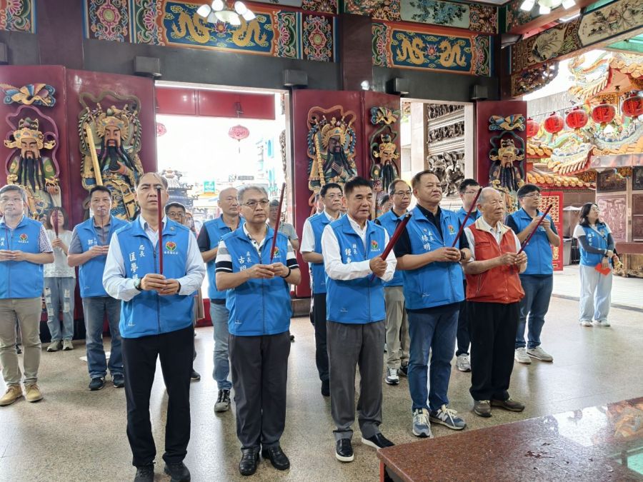水利節前夕 鍾東錦至玉清宮參拜祈福