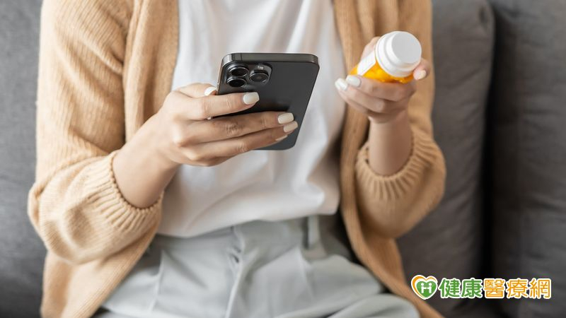 藥物諮詢找AI?藥師:「第二步」必做把關用藥安全 自行停藥有風險
