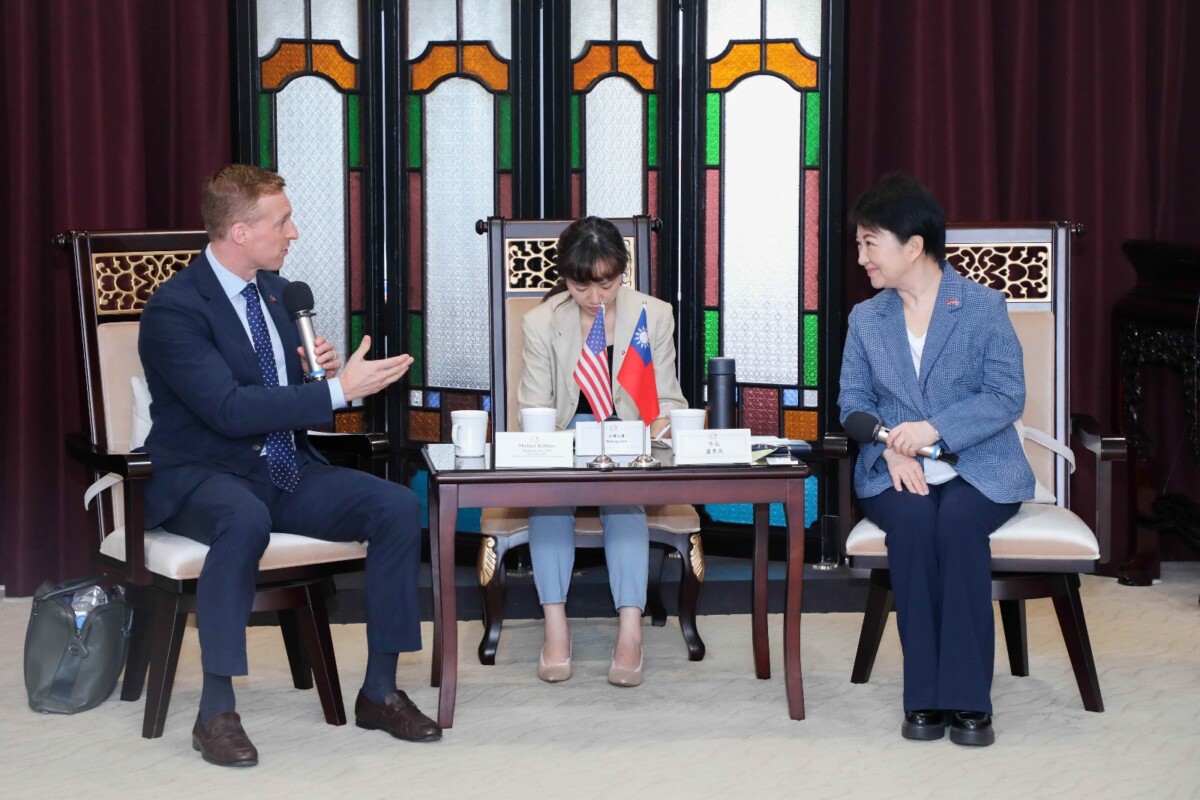 ▲美國無人機產業協會執行長羅賓斯拜會中市府，市長盧秀燕盼深化台美合作、打造下一座護國神山。(圖/中市府提供)