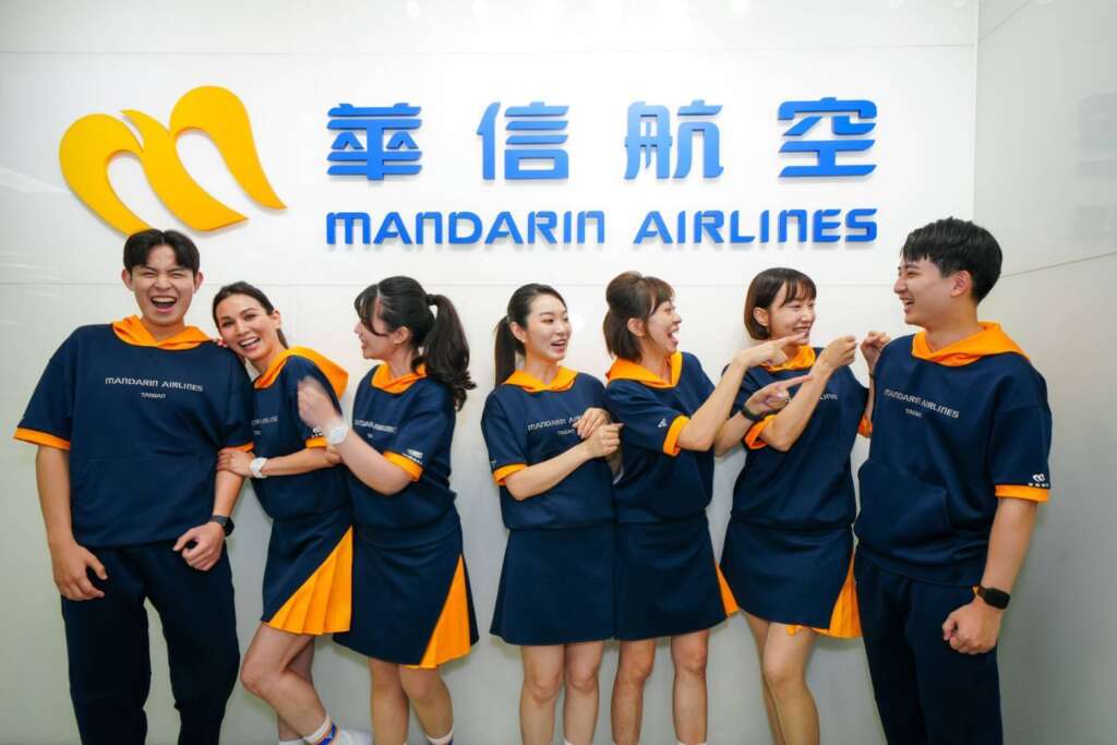 ▲華信航空空服員活力裝正式上線,週末限定登場,打造充滿台灣味的飛行體驗。