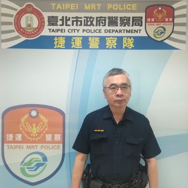 現場處理員警:警員李維欽。(圖/記者李健興 翻攝)