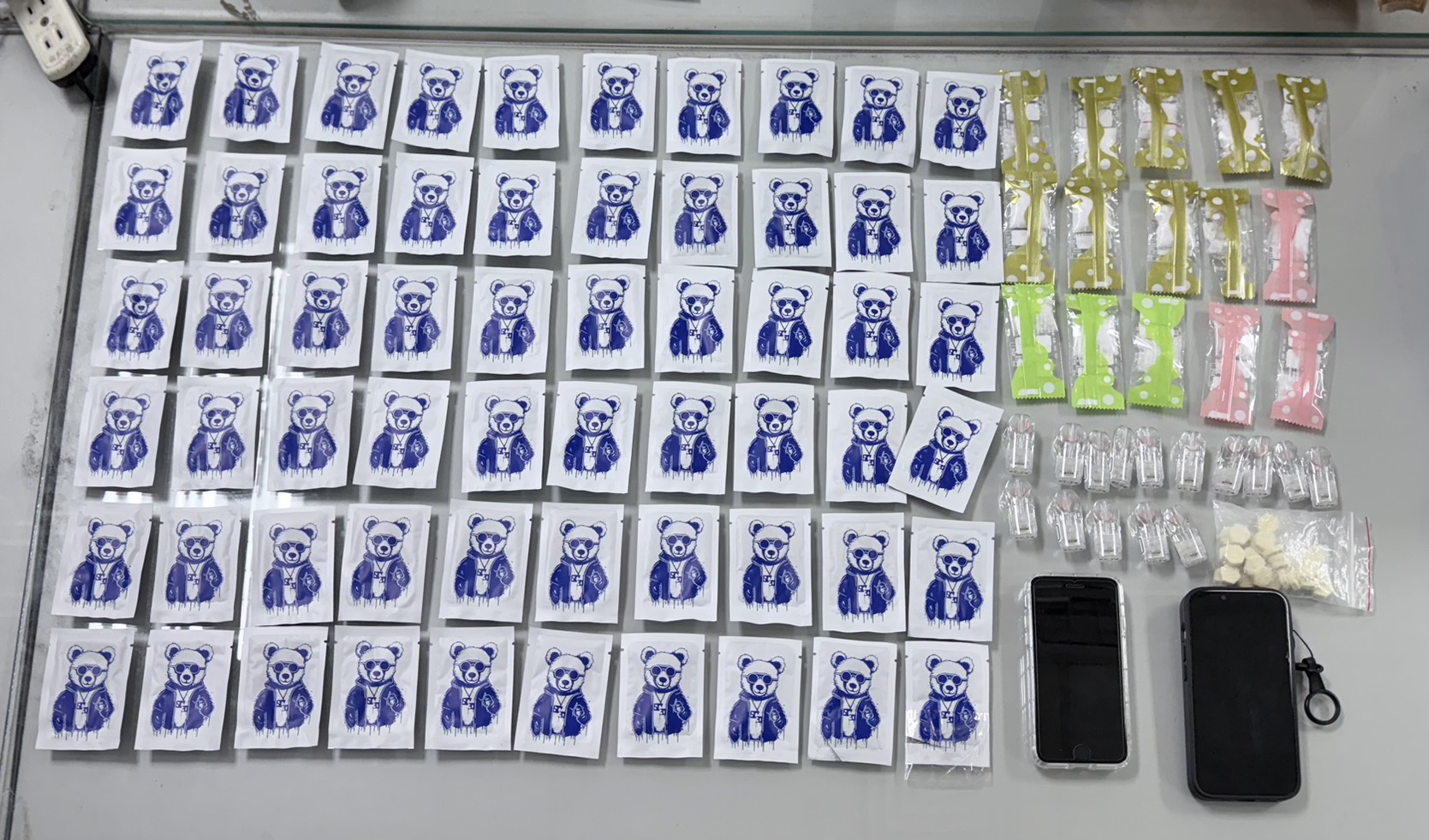 高雄警方攔截毒品快餐車 查獲近300包毒品 - https://www.watchmedia01.com