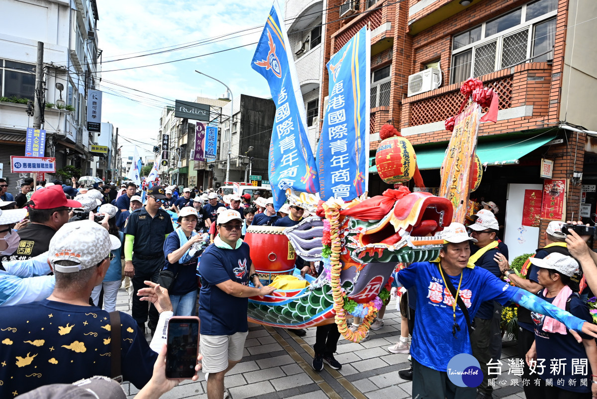 雙龍首度會師鹿港，龍王祭揭開慶端陽序幕。圖／彰化縣政府提供